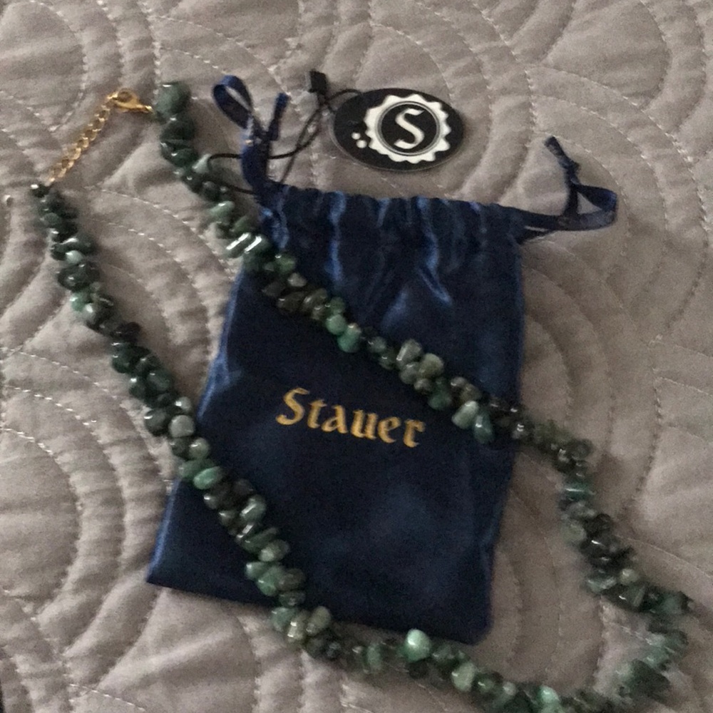 Emerald gem necklace